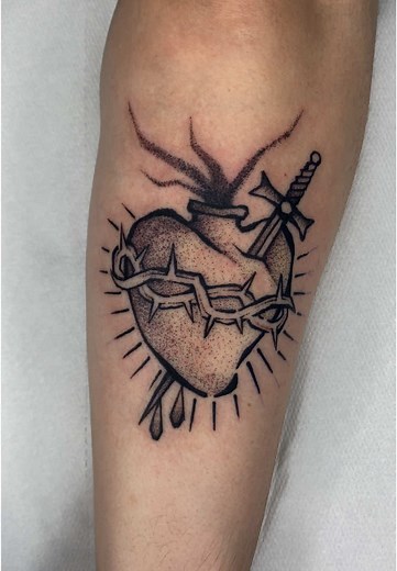 Sacred Heart Tattoo Designs: Symbolism and Styles