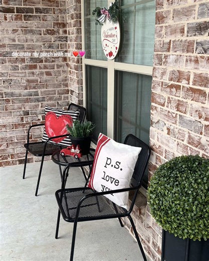 Creative Valentine's Day Porch Decoration Ideas