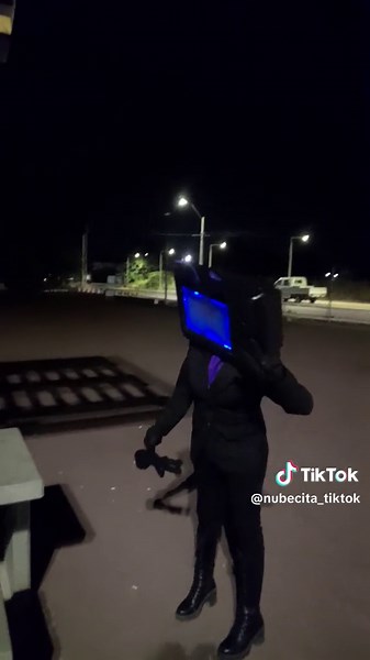 Cosplay de TV Woman: La Magia del Disfraz