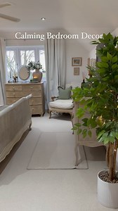 Twinkly lights…. this is as far as it goes for Christmas decor upstairs 😂 I’ve just popped some lights in the tree 🙌🏼 This morning I’m going to try and collect all the foliage for the outside arch but I think I might struggle with the Frenchfries in tow 🐾 🐾. . . . . . . #neutrals #neutraldecor #interiortips #diy #diyhomedecor #classyinteriors #homesweethome #cornerofmyhome #inspire_me_home_decor #instahome #dailydecor #interiorforinspo #homeinspiration #bedroomdesign #bedroomstyle #neutralb