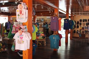 Gift Shop – De Palm Island