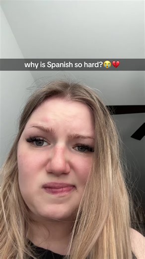 Why is my Pingo freaking out on me? And why is Spanish hard? 😭 🇪🇸 #spain #spanishtiktok #gringa #languagelearningtips #pingoai