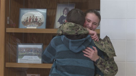 Navy sailor surprises siblings with holiday homecoming