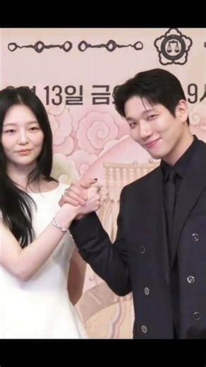 Yoo Yeon seok & Esom dalam Presscon drama terbaru "Phantom Lawyer" kemaren. #yooyeonseok #esom