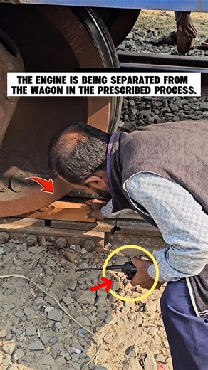 uncoupling #railtrack #railway #railwaycontent #railwayline #automobile #cupling