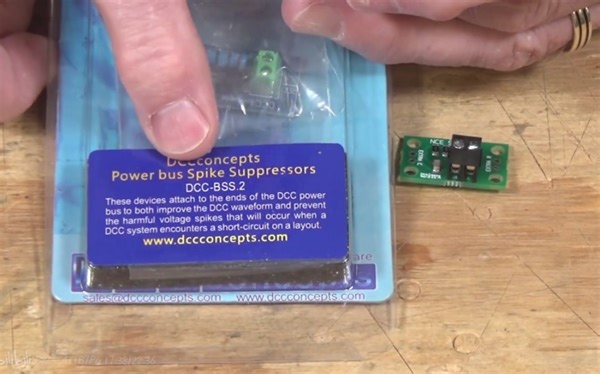 DCC数码控制系统沙盘运行原理的科普视频搬运~ho比例火车模型视频~铁道鐵道鉄道轨道交通火车迷十六番layout~hoscalemodelrailroading