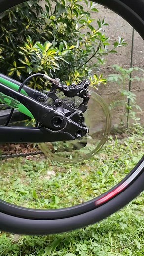 Rattling noise in the wheel? 🧐 . . . . #bike #mountainbike #fullsuspension #fix #fyp #bikecheck #parktool #sampilgrim #fabio #overhaul #boxxer #downhill #specialized #fox #shimano #shimano #cable #DIY #mtb #sram