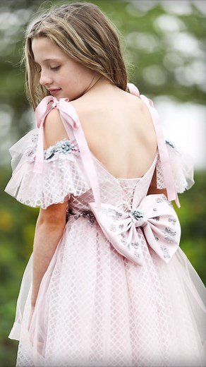 Gabriella Mitchell | TL Mitchell on Instagram: "✨ What a beautiful moment! 💫 While at a photo shoot with @blaneyphoto , Gabriella heard something - an eagle’s nest. 🦅 The teacher in Nathan seized the moment to educate Gabriella about these majestic birds. 📚🌿 Thank you @blaneyphoto 🩷 @miele_moda #beautifulmoment #photoshoot #eaglesnest #education #majesticbirds #mielemoda #blaneyphoto #grateful #photoshoot #rotd #motd #fashionmodel #fypシ #fyp #explorepage #gabriellaleeofficial"