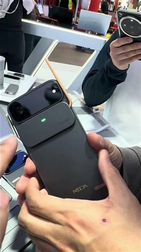 Tecno Modular Concept Phone No Internet Communication Module Hands On At MWC. #tecno #mwc2026