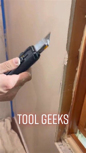 Cool tool that can be a box cutter and a glass scraper. #DIY #OnTheJob #Tutorials #diy #FYPシ #Handmade #... #tools | Dre Hunter Otc