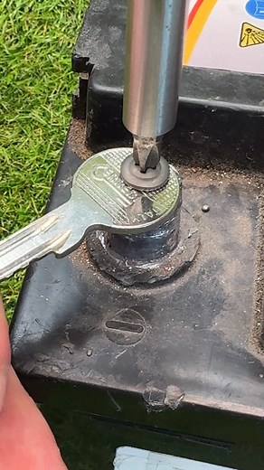 144K views · 61 reactions | Car battery hack using an old key | No Way | Facebook