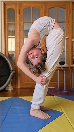CONTORTION TEARDROP BACKBEND #contortionist #contortion #boycontortionist #80smusic #acrobatics