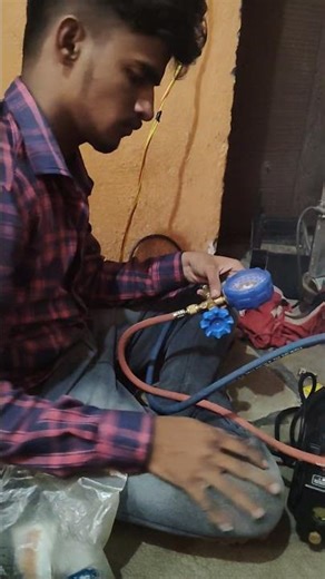 refrigerator gas chargein R600a all Vacuum pump #refrigerator #vacuum #repair