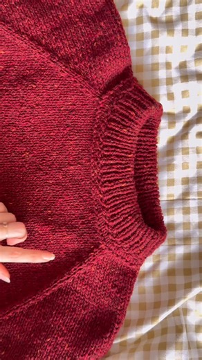 🍂 Knitting by Rita ✨ | Adding a little personality to my sweater Pattern: link in my bio ___ #knitting #knit #knittingpattern #knittingtutorial #potterhead... | Instagram