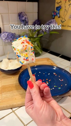 Easiest Kids Snack Ever! 🎉These frozen banana yogurt popsicles are an easy and healthy treat for toddlers and adults alike! #snacktime #momlife #toddlerlife #easyrecipe #MomHacks | Jeff & Lauren