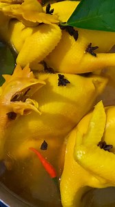 12K views · 33 reactions | Gà ủ muối bên em được làm từ gà tươi sống mỗi ngày, giao nóng khi vừa ra lò. Khách muốn dùng gà lạnh nhắn em trước 30p nhé! ✅235k/con 0943.941.109 | Nguyệt Tré Trộn | Facebook