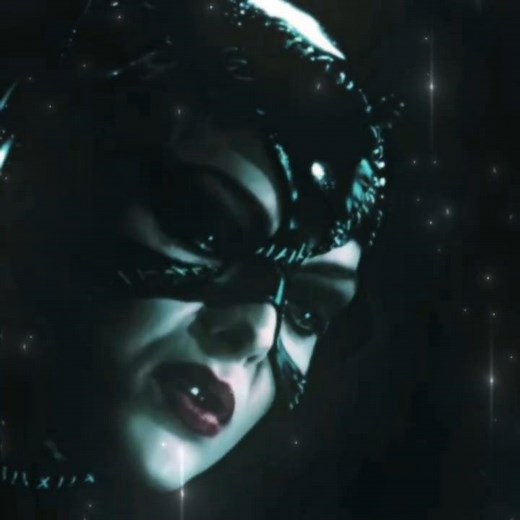 Batman Returns 1992 Selina Kyle Catwoman gotham deeply hit armed flirtatious mine-dramatic 🥰😻