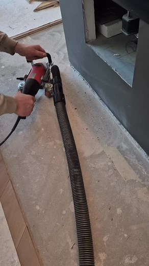 1.6M views · 5.1K reactions | Chevron trifft Glas – klare Linien, edles Design. Die bündig eingelassene Glasscheibe fügt sich nahtlos ins Gesamtbild und macht den Kamin zum echten Highlight ✨ Mehr Projekte findest du auf  @bodenstaendigparkett #bodenstaendigparkett #chevronstyle #luxusfürbodenliebhaber #funkenschutz #eiche #handwerkmitstil | Bodenständig Parkett | Facebook