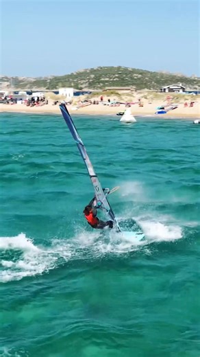 That’s a wrap on the 2025 Freestyle Pro Tour 🌍🔥 From Geneva’s Tow-In World Tour Finals & Foil-Style European Championship all the way to an epic season finale in Naxos 🇬🇷 the world’s top freestyle windsurfers brought next-level action all season long… The full World of Freesports episode premieres in Greece on February 4th at 19:30 (GMT 2) on Novasports Start. Don't miss it! | World of Freesports