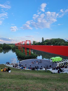 Cergy-Pontoise, ville multiculturelle autour d’une œuvre d’art monumentale - Val d'Oise Tourisme, Votre Val d'Oise est ici !