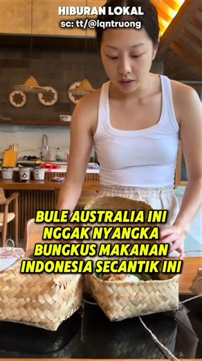 This Australian guy didn't expect Indonesian food packaging to be this beautiful #whiteguyreactio...