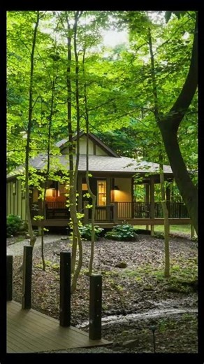 Bent Tree Cottage Tour: Cozy Geneva, OH Lake Erie Getaway | Vineyard Woods