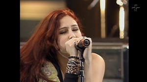 408K views · 23K reactions | Recordar é viver: em 2004, a cantora baiana Pitty fazia uma multidão cantar as músicas do “Admirável Chip Novo”, o primeiro álbum de sua carreira, em São Paulo. O show foi exibido no Bem Brasil e apresenta, inclusive, a primeira formação da banda. Confira o sucesso “Equalize”. #pitty #sextamusical #tvcultura | TV Cultura | Facebook