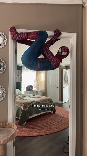 Came out the womb saving the city 🤟🏼🕷️ don’t even play 😎 #wlw #masc #spiderman #spidermasc #fyp