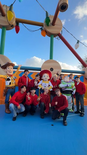 1.2M views · 48K reactions | CARATs! Happy Holiday  ’Disney Parks Magical Christmas Parade‘ Behind the scenes  Enjoy the full performance on Disney+ YouTube (~1/1/25) #SEVENTEEN #세븐틴 #DisneyChristmasCelebration | SEVENTEEN | Facebook