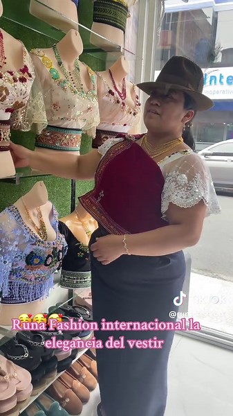 Runa Fashion: La Elegancia del Vestir Ecuatoriano en USA