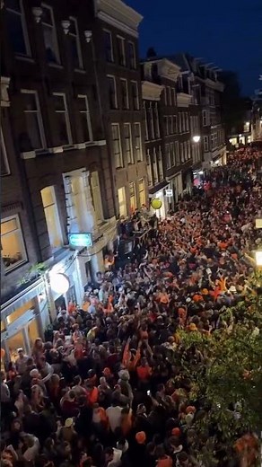 King’s Day in Amsterdam — dancing in the streets 🇳🇱🔥