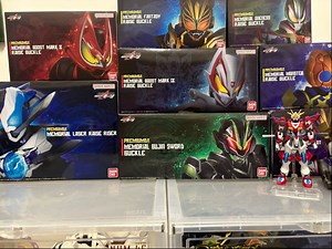 都 2025 年了极狐还再发力，距离收齐 Pdx 套还剩下 7 个带扣加一个 Pdx 幻视驱动器