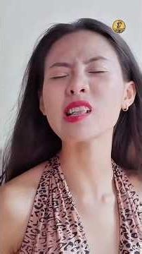 Con dâu ăn miếng đùi gà trong khi mẹ chồng đang cúng #beevivu #phimhay #phimngan #giaitri #shorts