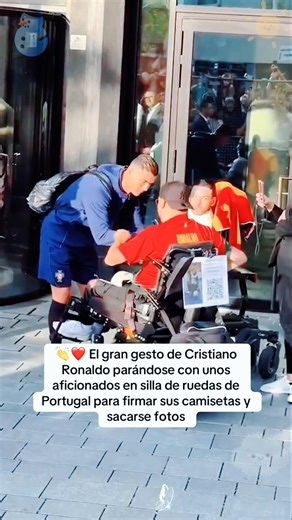 The Heartfelt Friendship Between Fans and Stars#Sports Stars#fan#Happiness