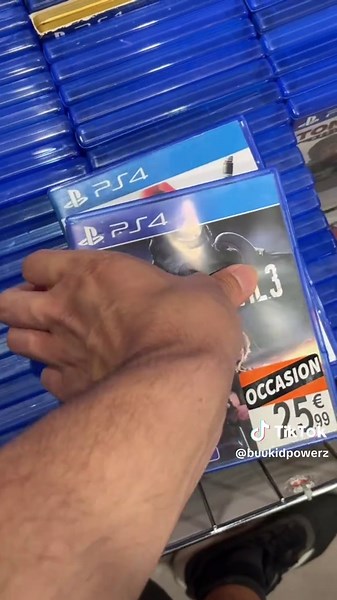 Jeu PS4 Intéressant chez Micromania