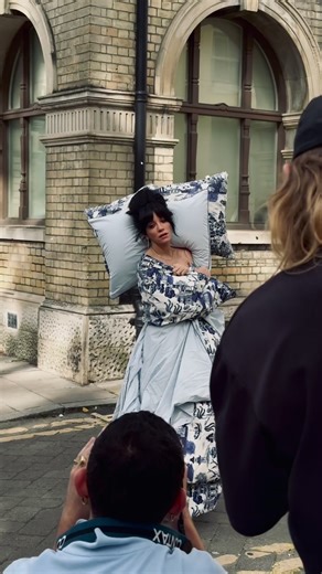 Behind the Scenes of Lily Allen's Sleepwalking Music Video