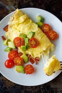 Learn how to make the perfect, fluffy Omelette! 🍳 Recipe: https://natashaskitchen.com/perfect-omelette-recipe/ #omelette #eggs #fluffyomelette | NatashasKitchen.com