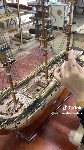 ❤️Every step in building my wooden model ship is a labor of love. #handicraftproducts #handicrafts #boatbuilding #shipmodel #mastercraftsman #modelshipbuilding #handmade #woodworking #boatbuildingtutorial #ussconstitution #scalemodels #knottutorials #scaleboat #shipmodeling