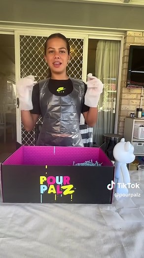Pour Palz Painting Tutorial with Skilah
