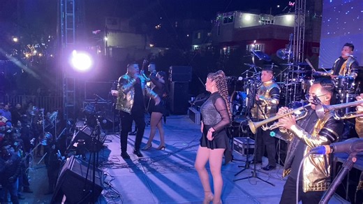 Increíble noche de cumbia en Santa Rosa Xochiac