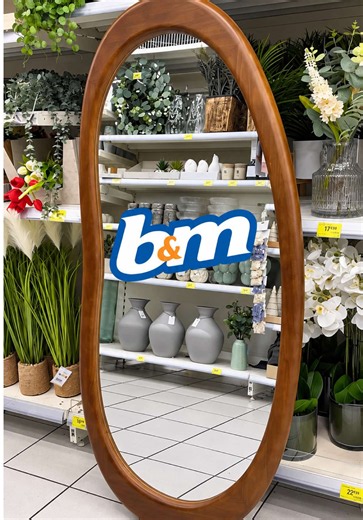 🪞✨ WOW ! Le grand miroir organique est disponible chez B&M Marseille Grand Littoral ! Avec son format XXL de 70 × 150 cm et son joli bord en bois, il apporte une touche naturelle et élégante à votre intérieur. 🤎 Parfait pour habiller une chambre ou un dressing ! Prix : 119,99€ Référence : 527056 📍 À découvrir chez B&M ! #BMTrouvailles #DecorationMaison #MiroirDesign #DecoInterieur #BMmarseille @B&M France