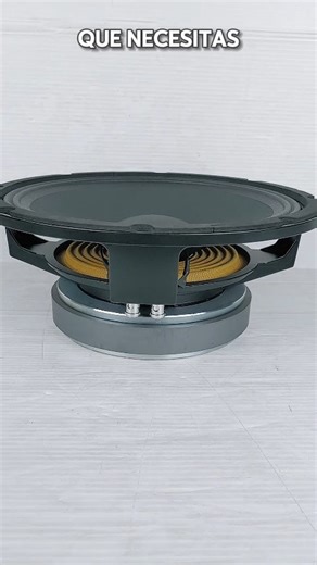 LA126004OHM Bocina Line Array 12 Pulgadas Louder 400W 4 Ohms Negro/ LOUDER #bocina #linearray #4ohms Precio: $1,899 MXN Sujeto a cambios sin previo aviso Potencia y rendimiento para sistemas exigentes La LA126004OHM marca Louder es una bocina de 12 pulgadas diseñada para audio profesional, ideal para cajas acústicas de alto desempeño y aplicaciones donde se requiere pegada y eficiencia. Bocina de 12 pulgadas Potencia 400 w RMS Impedancia 4 ohms Bobina de 3 pulgadas Rango de frecuencia 62 hz – 4.