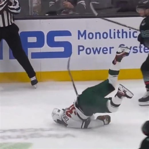 Good Hit?🤕😯#nhl #hockey #subscribe #shorts #highlights