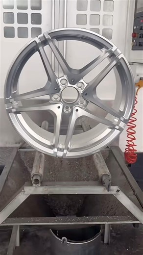 Forging wheels CNC milling machining