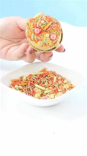 The cutest little autumn cupcake ! @Cakesbygraciemae made this adorable cupcake with our new sprinkles mix, Golden Orchard. The little red apple on top is bringing all the fall vibes! ✨️ #ShopSweetsandTreats #BakeBright #BakeBeautifully #sprinklemix #sprinkles #fallcupcake #autumncupcake #autumndessert #falldessert FALL BAKING SUPPLIES: https://www.shopsweetsandtreats.com/themes/holidays/fall | Sweets & Treats Boutique | Facebook