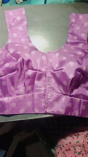 FOUR TUCKS BLOUSE 💕❤️💫 #shorts #shortsfeed #fashion #youtube #jayanti_hiteshi_tailor