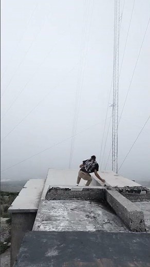 Crazy parkour jump! 😱🤯