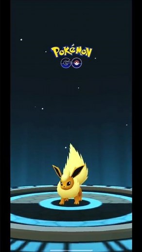 Evolving Shiny Eevee into Shiny Flareon 🦊✨ | Pokemon GO #Shorts #PokemonGONoCommentary