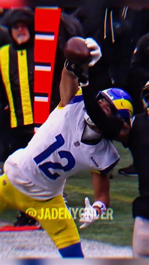 Puka only needs one hand 😳😭