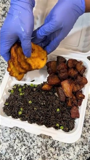 Griot Complete ak diri Djon Djon 😍❤️ #fyp #houstontx #haitiancuisine #caribbean #viral